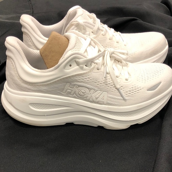 Hoka Women's All-White Sz 8 B Bondi 9 Sneakers - Picture 3 of 7